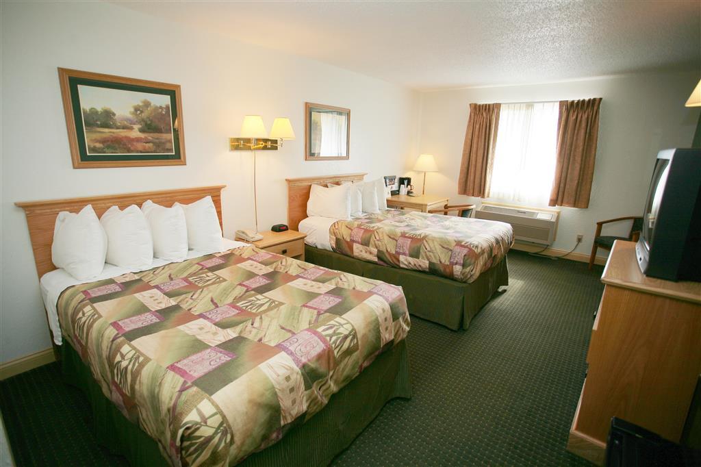 Baymont By Wyndham Robinson Hotel Room photo